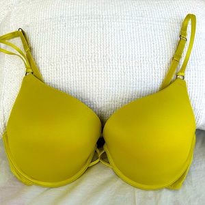 Daisy Fuentes, New, Lime, Size 38C